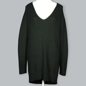 Women's V-Neck Sweater - Dark Green